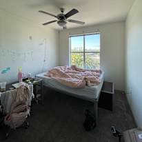 Ji Won's room