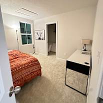 Mj's room