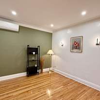 Nga Vu's room