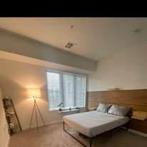 Yehshen Henry's room