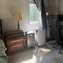 ENE M IGOMU's room