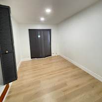 Oanh Vu's room