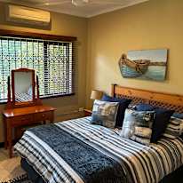 Theo van Zyl's room