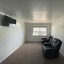 PRIVATE BEDROOM - Danbury - Connecticut - Office - Music - Craft Studio's room