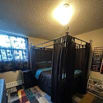 Linja Usher's room