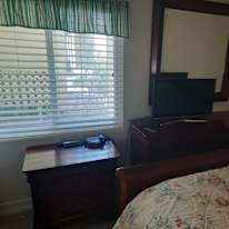 R obert's room