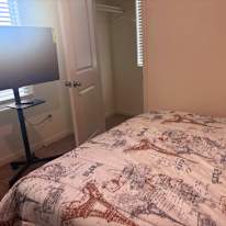 Lara M's room