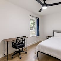 Magali A.'s room