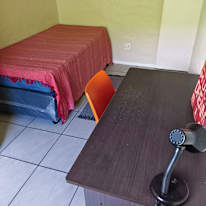Leslie's room