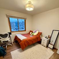 Kaitlyn's room