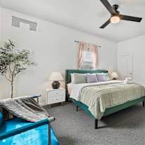 LauraTurner's room