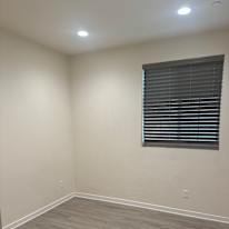 Yi's room