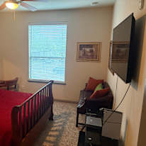 Que's room