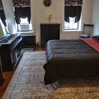 Stella Hez's room