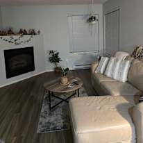 Lareina skolski's room