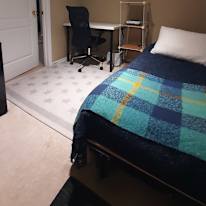 Jinous's room
