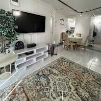 Van House's room
