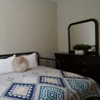 Leslie's room