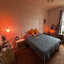 Caroline's room