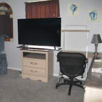 les's room