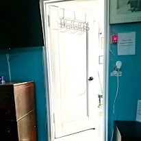 Carshella Hewie's room