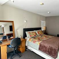 Asma's room