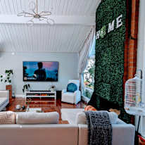 Tri's room