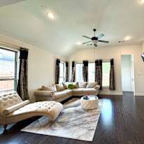 Travisnguyen's room