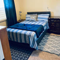 Professional.. Looking for roommate..'s room