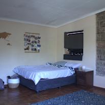 Salma Tanaka's room