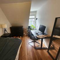 Rent's room