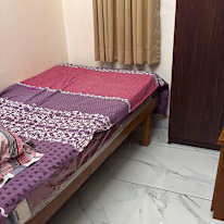 Tom's room