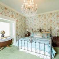 Caroline's room