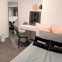 Elle's room