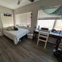 Carlos's room