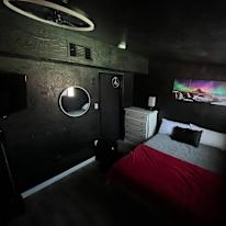 Liz's room