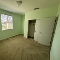carina bonfim's room