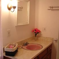 rooms available in an apartment's room