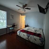 Yen's room