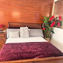 Neigh's room