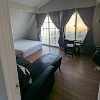 Randy's room
