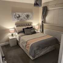 Dee's room
