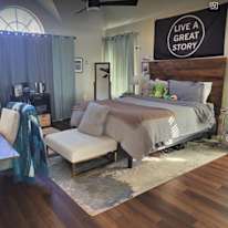 Reynaldo's room