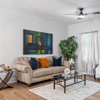 Alcove Rooms's room