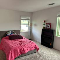 Damien D's room