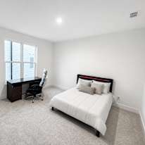 Zeyu's room