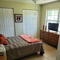Lyne lheureux's room