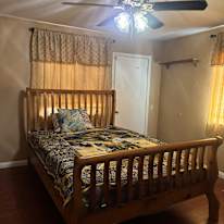 Hender's room
