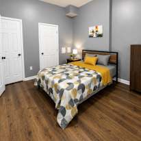 Chelseas Comforts's room
