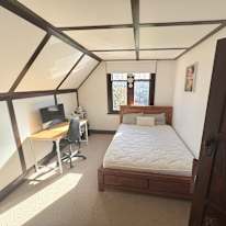 MONA TEPU's room